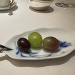 アピシウス - ミニャルディーズから3種類のブドウを選びました。