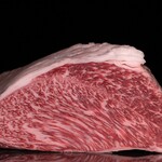 焼肉もちお - 【クリ】赤身の中でも特にジューシーで旨味が濃いです！少し厚みのあるカットでお召し上がりください！