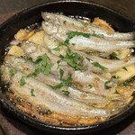 スペインバル・ジローナ - 生ししゃものアヒージョ