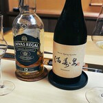 GEJO - 「満寿泉」オーク樽貴醸酒（右）と「シーバスリーガル12年」匠リザーブ