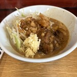 ぶぅ麺 - ぶぅ麺（小）チャーシューの端だったらしく、5㌢位の塊がどっかりのっかってました（笑）