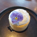 たてしな湖畔エプロンマーク - レアチーズケーキ