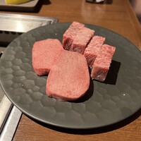 焼肉うしごろ 新宿三丁目店 - 