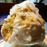 ブン ブン ブラウ カフェ ウィズ ビーハイヴ - 焼き芋豆乳生キャラメルソース