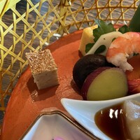 韻松亭 - この四角い中にマンゴー入ってます