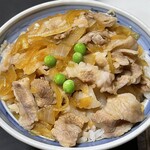 東京庵 - 『肉丼(漬物・みそ汁付)』の肉丼