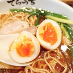 磨宝の鶏中華そば てらうち - 塩卵は黄身濃厚