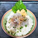 味処 まるたか - 生シラス丼（自己流）
