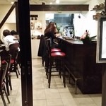 外からは、店内の様子がわかる。