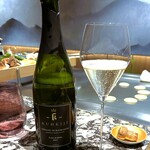 鉄板焼 - 九平次さんの「クレマンドブルゴーニュ」