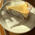 ラウンジ　ドルチェ - 料理写真:チーズケーキ