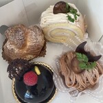ティーズミヤビ - 時計回り  栗のロールケーキ¥240 タルト·モンブラン¥350 ムース·ショコラ¥350 パイシュー¥230