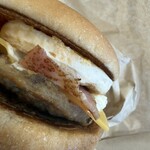ファーストキッチン - 料理写真:チーズベーコンエッグバーガー（UP）