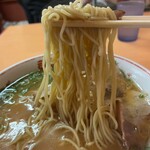 つばめ - 「中華そば」（800圓）の麺アップ。