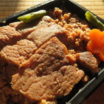 松栄軒 - 料理写真:サーロインステーキと牛焼肉重