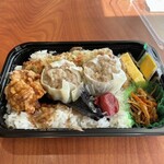 オリジン弁当 - 料理写真:ドーン！と焼売！そして少量ながらしっかり玉カツ(^^)