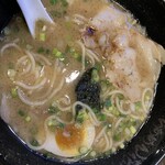 らあめん花月嵐 鷺宮店 - 取皿に分けたので、少なくなってしまった。