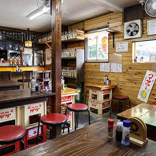 気軽な一杯・お食事に◎木の温もりが心地良い昭和レトロ空間