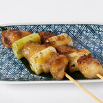 鍛冶屋 文蔵 - 大トロ豚ホルモンネギ間串