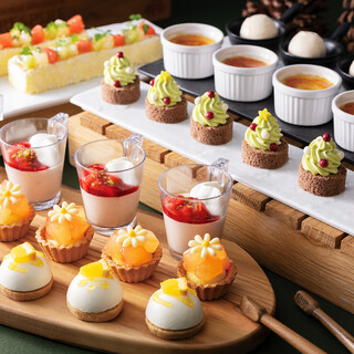 おかわり自由のドルチェ7種付きランチコース