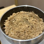 釜飯と野菜巻き 釜よし - 鶏ごぼう釜めし