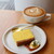 キタサンドウコーヒー - 料理写真:かぼちゃレアチーズケーキ（748円） カフェラテホット（693円）