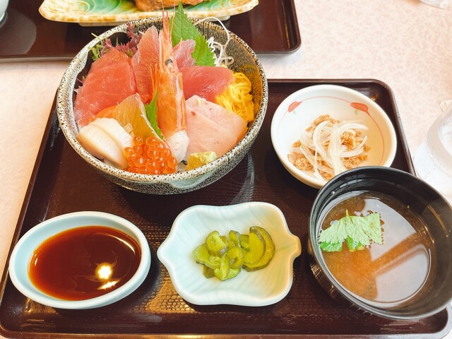 港町レストラン 鮮（セン）- 気仙沼の新鮮海鮮丼専門店