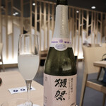 和食 むさし野 - 獺祭 純米大吟醸45にごりスパークリング
→ まろやかな旨みと爽やかな酸がふくよかに広がる
