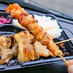 国産の若鶏 やきとりザンギNo.1 - とり皮串(タレ)