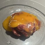 焼肉じゅん - 卵黄はヤバいヤツやねん\(//∇//)\