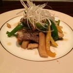 サロット - 大きめカットが凄く美味しかった青椒肉絲