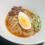 焼肉じゅん - 〆は石焼きビビンバやパクチー冷麺の中からスタンダードな冷麺を所望