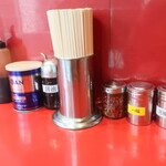 ラーメン二郎 - 卓上調味料