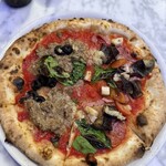 PIZZERIA CAPOLI - ピザ　ハーフ&ハーフ　サルディーナ&マチュライオ　1,330円