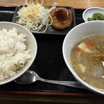 百味 - 豚汁とコロッケ