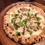 トラットリア ナティーボ - 秋刀魚とシシトウ（チーズベース）1,900円