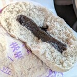 LAWSON - 料理写真:ごまあんまん断面