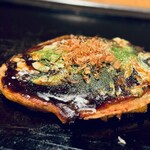 象屋 - 中央から外へ向けてマヨネーズごと塗り広げたら
      何か、めちゃいい具合にマーブルしてるんちゃう？！
      ヽ(●´∀`)ﾉ゜ ついに上手に完成できた気がする