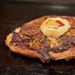 象屋 - ほな、こっから「豚」の出番や ヾ(〃^∇^)ﾉ
      テコで豚肉にポツポツ穴を開けて
      サラサラのソースをかけてるんよ、これいいദ്ദി˙◡･)