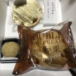 シャトレーゼ - 料理写真:購入品。
マスカルポーネチーズモンブラン・
茨城県産和栗の栗きんとん・
ダブルシュー和栗。