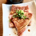 肉の青木商店 - 和牛カルビ　Zooooom up！