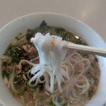 ミス・サイゴン - ミイトオー風えび・いか入り五目きしめん；麺はこんな感じ