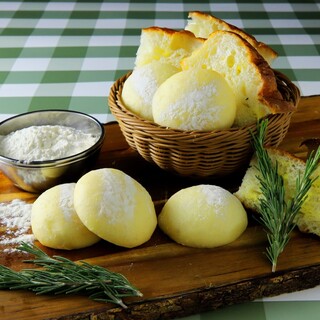 おかわり自由の「焼きたてパン」