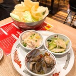 鶏中華 ヤンヤン飯店 - 