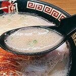 一蘭 - ラーメン  ¥980  赤い秘伝のたれ2倍  こい味スープ