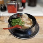 豚の骨 - 純とんこつラーメン 1,000円