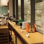 セントル ザ・ベーカリー - 店内ではトースターも販売されている？