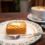 TWENTY NINE - カフェラテ　650円・グルテンパウンド　350円