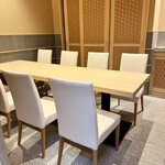 THE SUSHI TOKYO 旬 - 個室完備(写真は8名用)