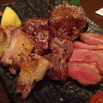 Yamano Wasabi - 肉、囲炉裏焼き盛り合わせ
